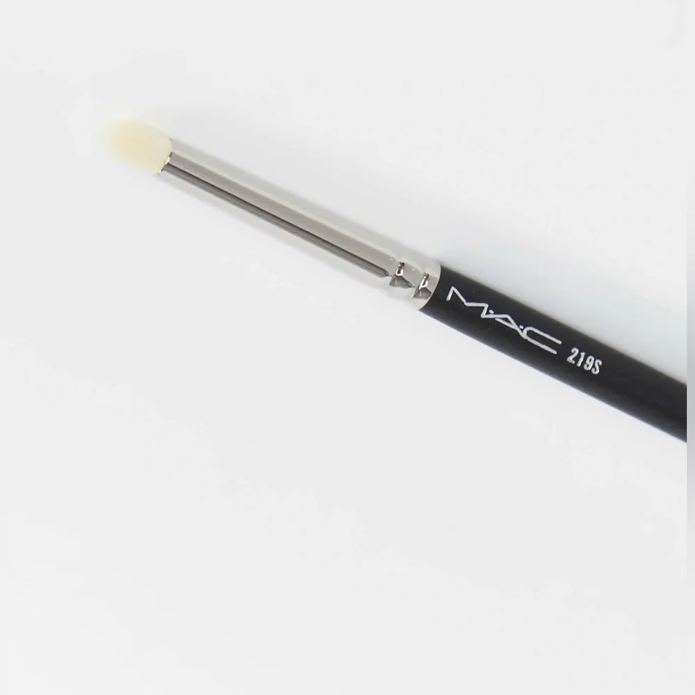 Mac 219S Synthetic Pencil Shaped Brush Brand New in Package Authentic